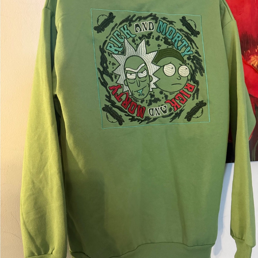 ADULT M Medium RICK & MORTY GREEN EMBROIDERED SWEATSHIRT Top NWOT